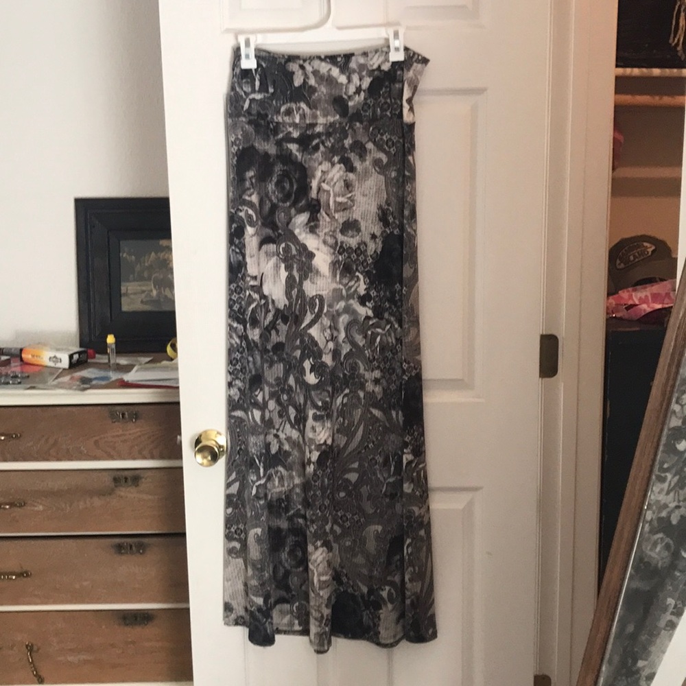Boutique maxi skirt